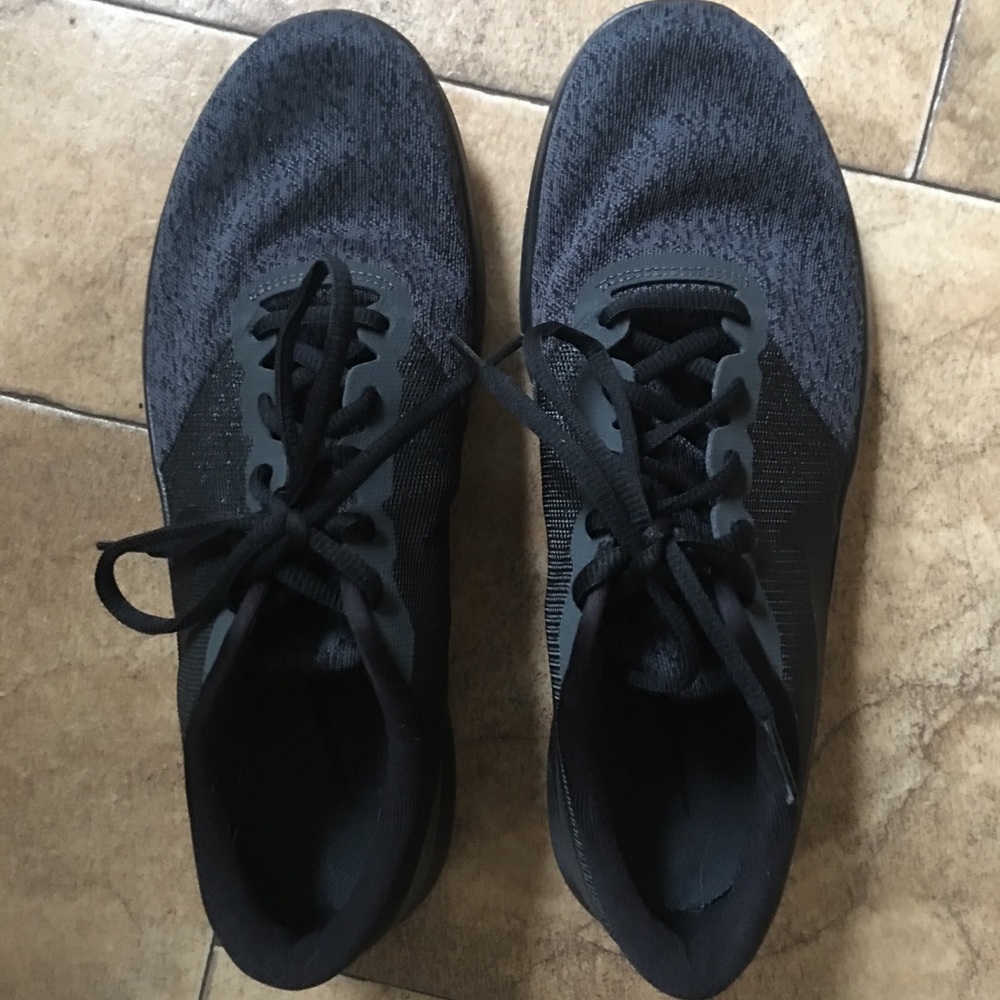 Size 9 Nike training shoes